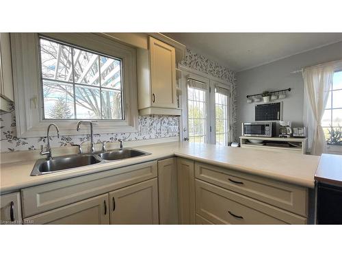 2161 Inwood Road, Dawn Euphemia, ON - Indoor Photo Showing Kitchen With Double Sink