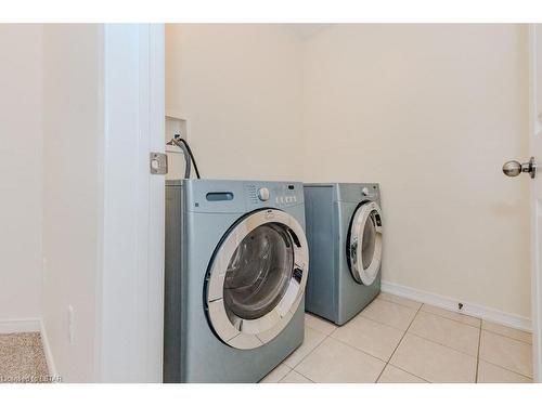 123 Bloomington Drive, Cambridge, ON - Indoor Photo Showing Laundry Room