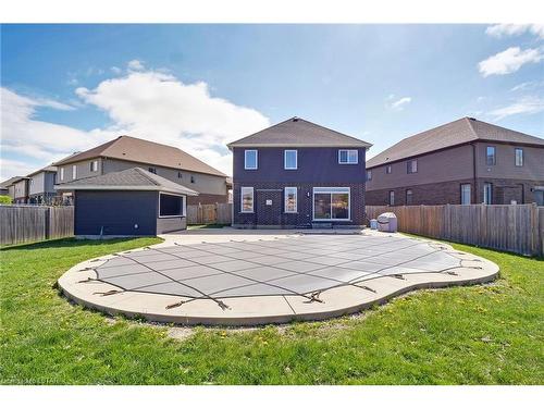 1568 Noah Bend, London, ON - Outdoor With In Ground Pool