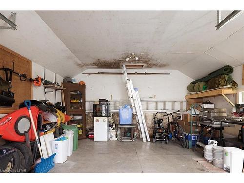 1023 Eagle Drive, London, ON - Indoor Photo Showing Garage
