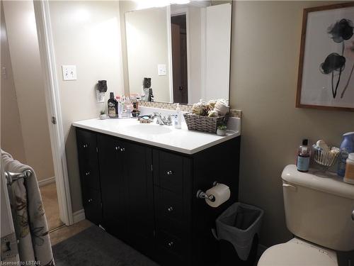 286 Kensington Avenue, Ingersoll, ON - Indoor Photo Showing Bathroom