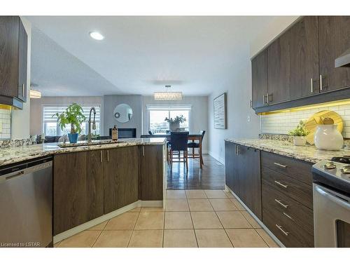 2340 Meadowgate Boulevard, London, ON - Indoor Photo Showing Kitchen