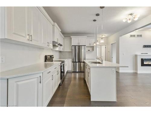 872 Zaifman Circle, London, ON - Indoor Photo Showing Kitchen With Stainless Steel Kitchen With Upgraded Kitchen