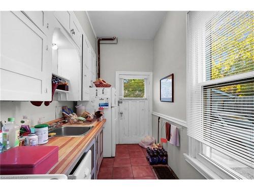89 Gladstone Avenue, St. Thomas, ON - Indoor Photo Showing Kitchen