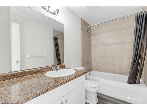 2-775 Osgoode Drive, London, ON - Indoor Photo Showing Bathroom