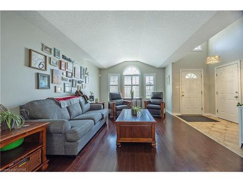 22 Edgewell Crescent, St. Thomas, ON - Indoor Photo Showing Living Room