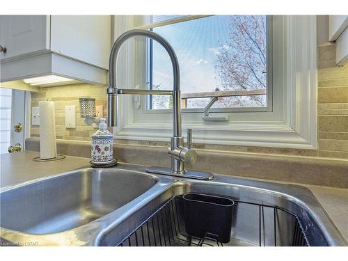 22 Edgewell Crescent, St. Thomas, ON - Indoor Photo Showing Kitchen With Double Sink