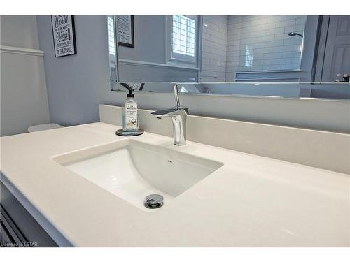 22 Edgewell Crescent, St. Thomas, ON - Indoor Photo Showing Bathroom