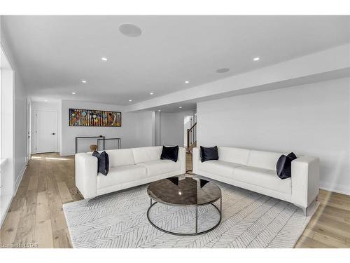 1634 Upper West Avenue, London, ON - Indoor Photo Showing Living Room