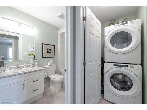 42 Devon Drive, Exeter, ON - Indoor Photo Showing Laundry Room