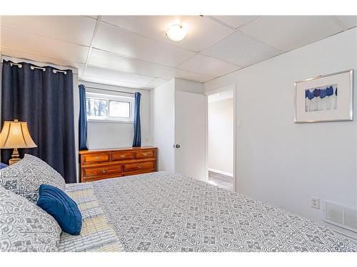 11 Monterey Crescent, London, ON - Indoor Photo Showing Bedroom