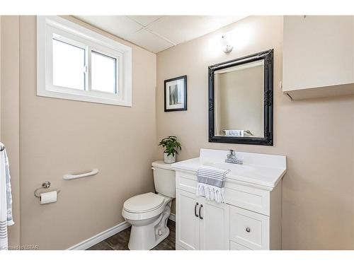 11 Monterey Crescent, London, ON - Indoor Photo Showing Bathroom