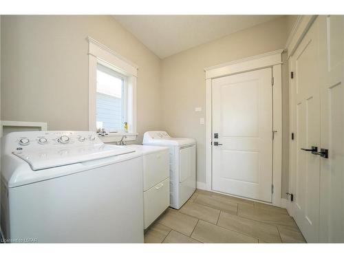66 Deerfield Road, Grand Bend, ON - Indoor Photo Showing Laundry Room