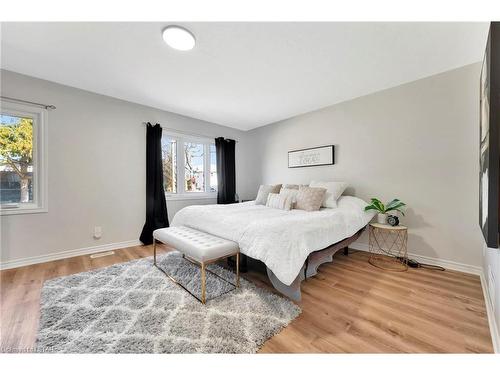 62 Melody Trail, St. Catharines, ON - Indoor Photo Showing Bedroom