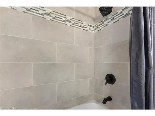 507 Commonwealth Crescent, Kitchener, ON - Indoor Photo Showing Bathroom