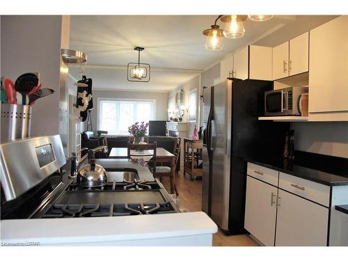 360 Oakland Avenue, London, ON - Indoor Photo Showing Kitchen