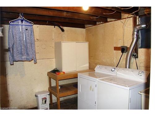 360 Oakland Avenue, London, ON - Indoor Photo Showing Laundry Room