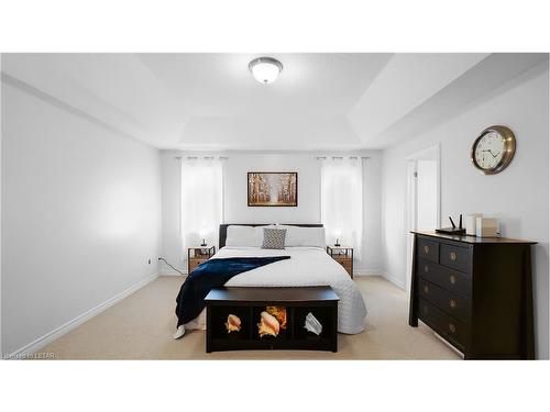578 Blackacres Boulevard, London, ON - Indoor Photo Showing Bedroom