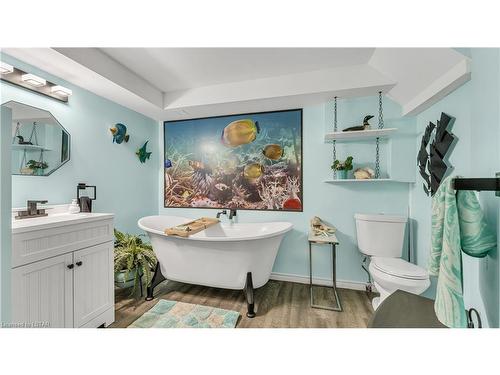 569 Elm Street, St. Thomas, ON - Indoor Photo Showing Bathroom
