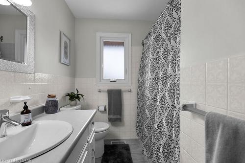 276 Margaret Street, Ilderton, ON - Indoor Photo Showing Bathroom