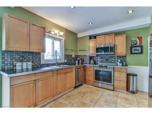 818 Princess Avenue, London, ON - Indoor Photo Showing Kitchen