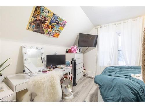 960 Richmond Street, London, ON - Indoor Photo Showing Bedroom