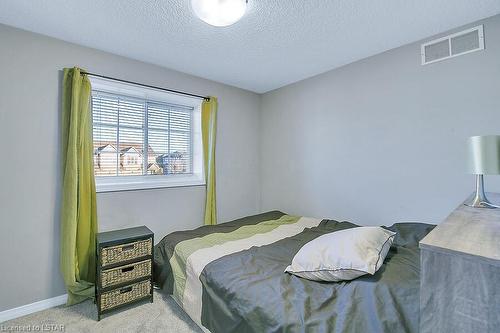 105 Woodbine Avenue, Kitchener, ON - Indoor Photo Showing Bedroom
