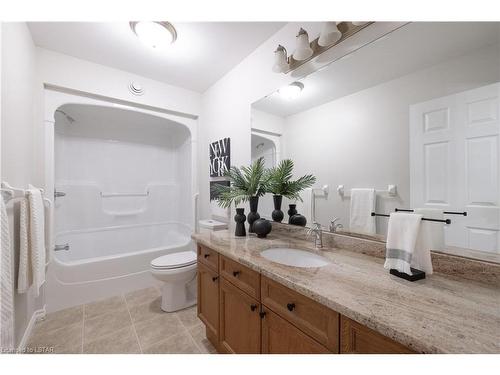 44 Forest Grove Crescent, Dorchester, ON - Indoor Photo Showing Bathroom