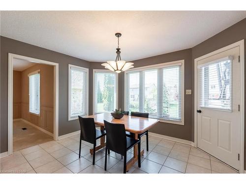 5 Sports Field Crescent, London, ON - Indoor Photo Showing Dining Room