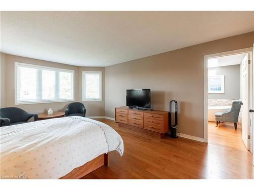 5 Sports Field Crescent, London, ON - Indoor Photo Showing Bedroom