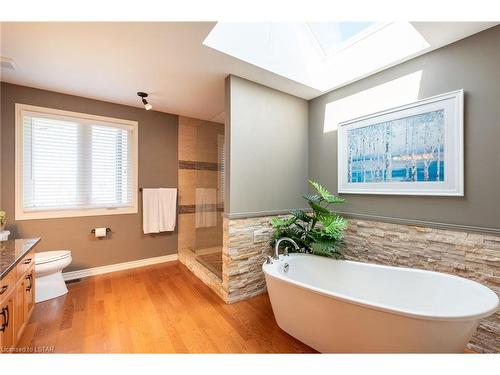 5 Sports Field Crescent, London, ON - Indoor Photo Showing Bathroom