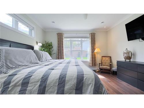 5329 Broadview Avenue, Lambton Shores, ON - Indoor Photo Showing Bedroom