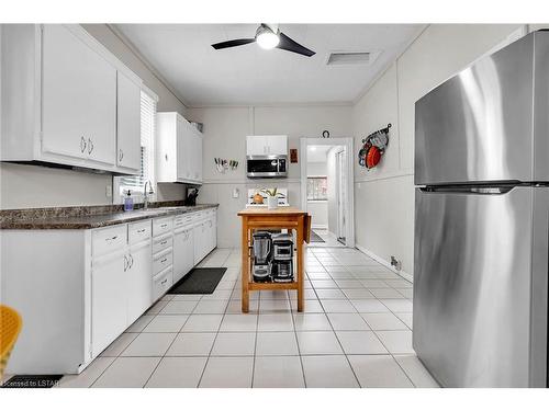 12 Mcclary Avenue, London, ON - Indoor Photo Showing Kitchen