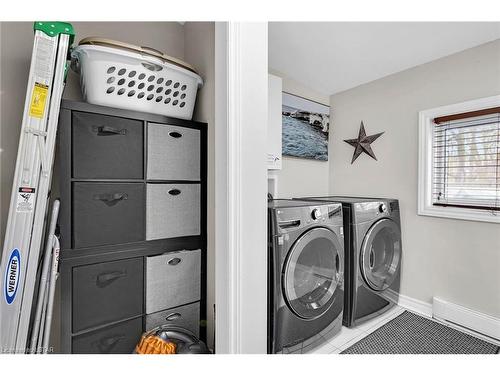 12 Mcclary Avenue, London, ON - Indoor Photo Showing Laundry Room