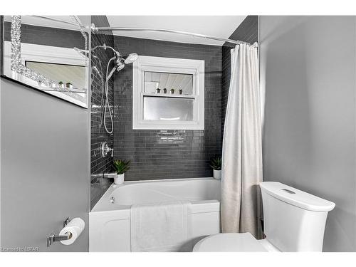 556 Talbot Line E, Aylmer, ON - Indoor Photo Showing Bathroom