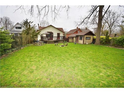 51 Elmwood Place, London, ON - Outdoor With Backyard
