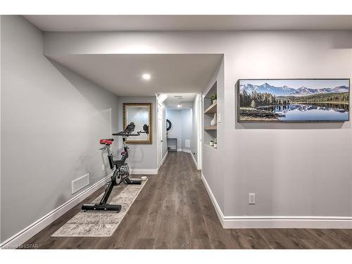 821 Silverfox Crescent, London, ON - Indoor Photo Showing Gym Room