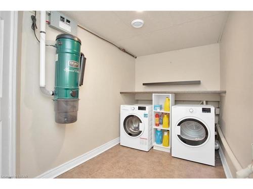420 Hudson Drive, London, ON - Indoor Photo Showing Laundry Room