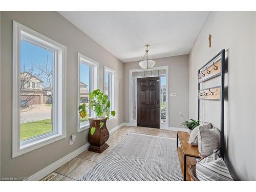 6704 Navin Crescent, London, ON - Indoor Photo Showing Other Room