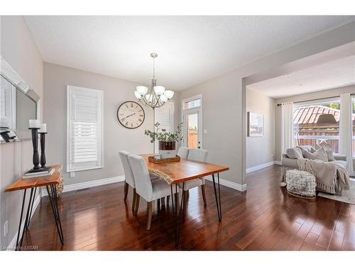 6704 Navin Crescent, London, ON - Indoor Photo Showing Dining Room