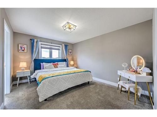 1472 Medway Park Drive, London, ON - Indoor Photo Showing Bedroom