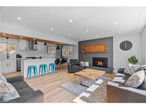 1098 Nashua Avenue, London, ON - Indoor Photo Showing Living Room With Fireplace