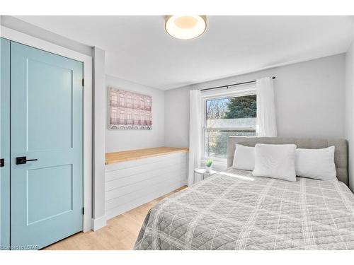 1098 Nashua Avenue, London, ON - Indoor Photo Showing Bedroom