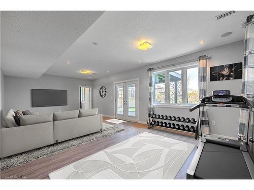 815 Apricot Drive, London, ON - Indoor Photo Showing Gym Room