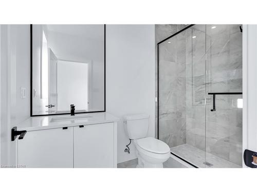 3465 Isleworth Road, London, ON - Indoor Photo Showing Bathroom