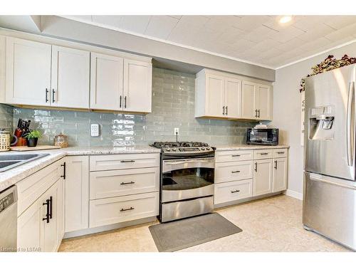 47 Hemlock Street, St. Thomas, ON - Indoor Photo Showing Kitchen With Upgraded Kitchen
