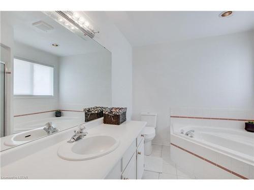 433 Ambleside Drive, London, ON - Indoor Photo Showing Bathroom
