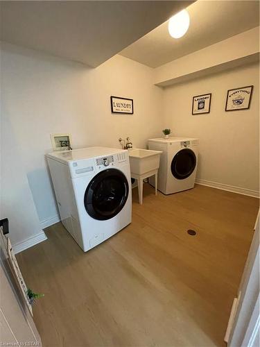 433 Ambleside Drive, London, ON - Indoor Photo Showing Laundry Room