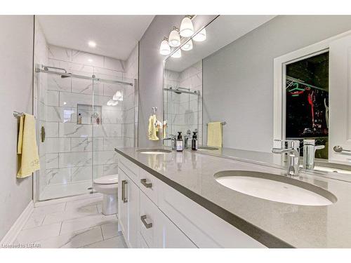 418-9861 Glendon Drive, Komoka, ON - Indoor Photo Showing Bathroom