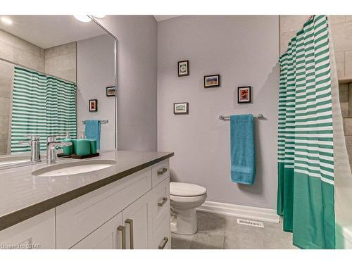 418-9861 Glendon Drive, Komoka, ON - Indoor Photo Showing Bathroom